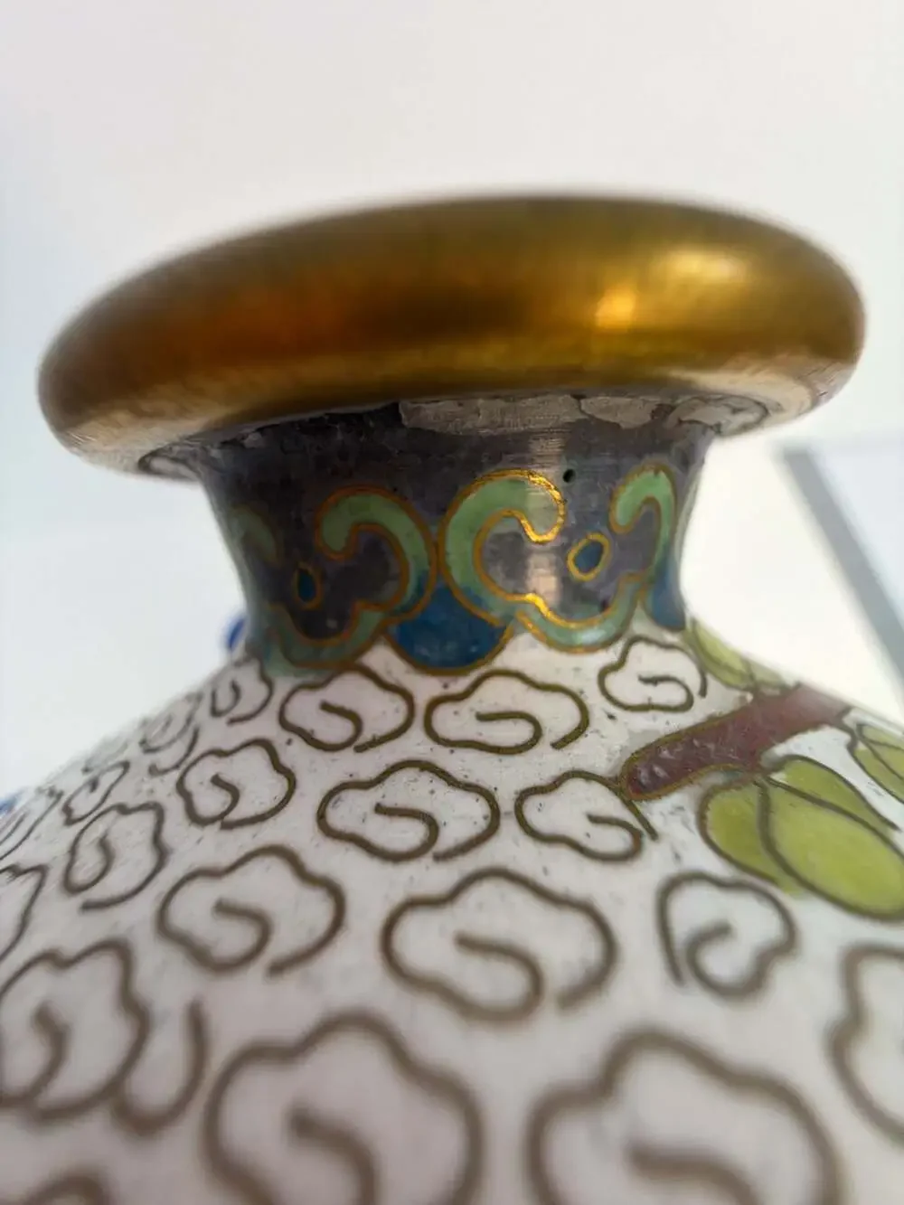 Vintage‎ Chinese Cloisonné Enamel Floral Vase with Wooden Stand